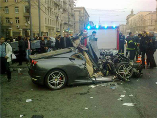 Illustration for article titled 19-Year-Old Sons Of Russian Bankers Demolish Ferrari F430